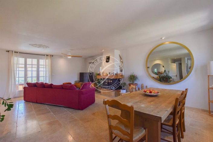 Image No.6-5 Bed House for sale
