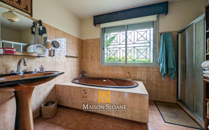 Image No.22-5 Bed House for sale