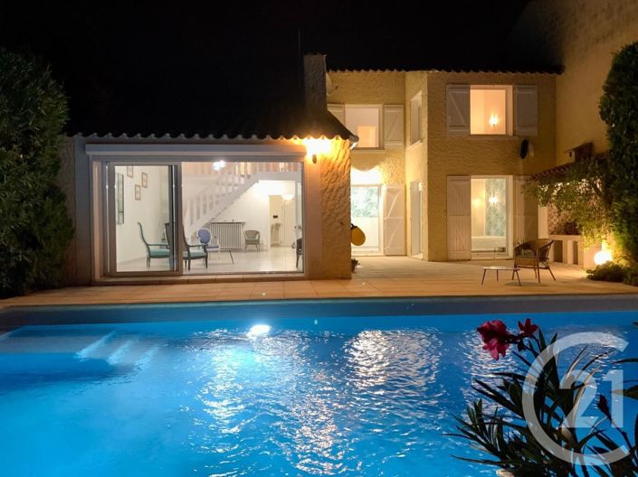 Image No.28-6 Bed House for sale