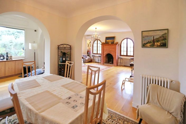 Image No.3-5 Bed House for sale