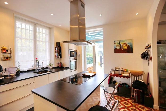 Image No.4-5 Bed House for sale