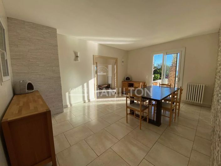 Image No.10-5 Bed House for sale