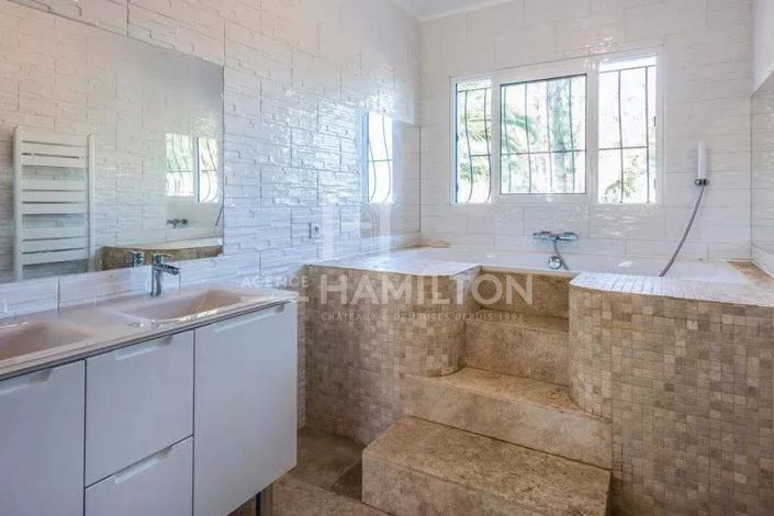 Image No.14-5 Bed House for sale
