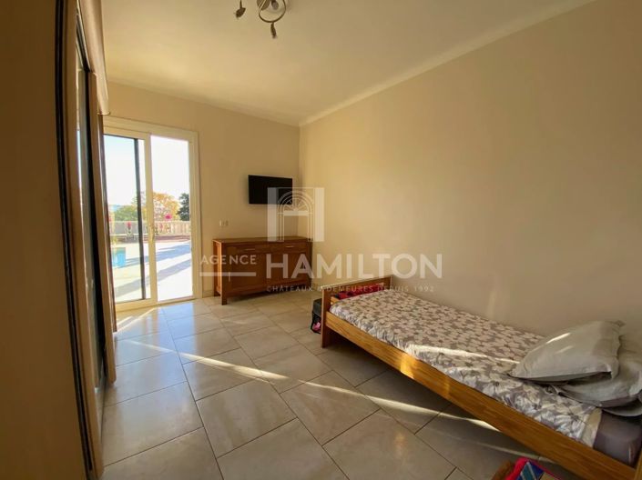 Image No.17-5 Bed House for sale