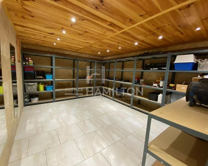 Image No.24-5 Bed House for sale