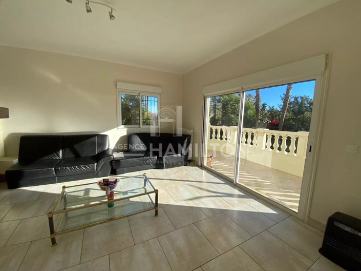 Image No.7-5 Bed House for sale