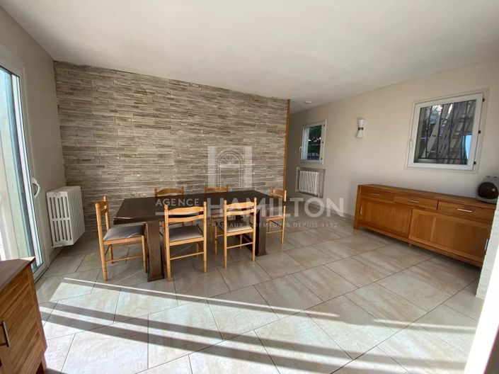 Image No.9-5 Bed House for sale