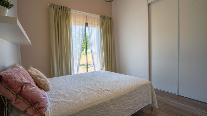 Image No.14-5 Bed House for sale