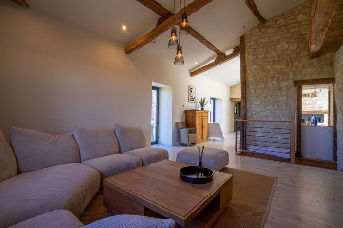 Image No.8-5 Bed House for sale