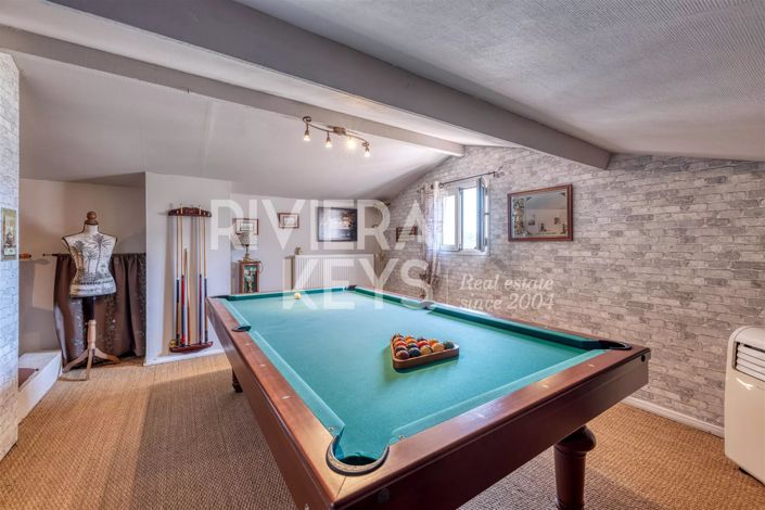 Image No.25-4 Bed House for sale