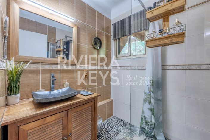 Image No.26-4 Bed House for sale