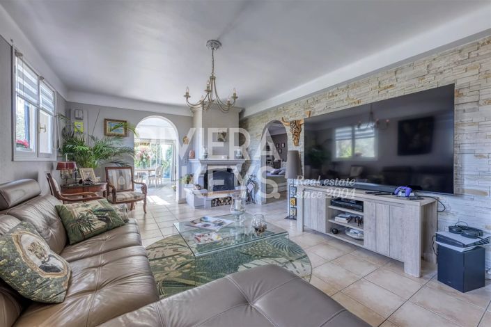 Image No.27-4 Bed House for sale