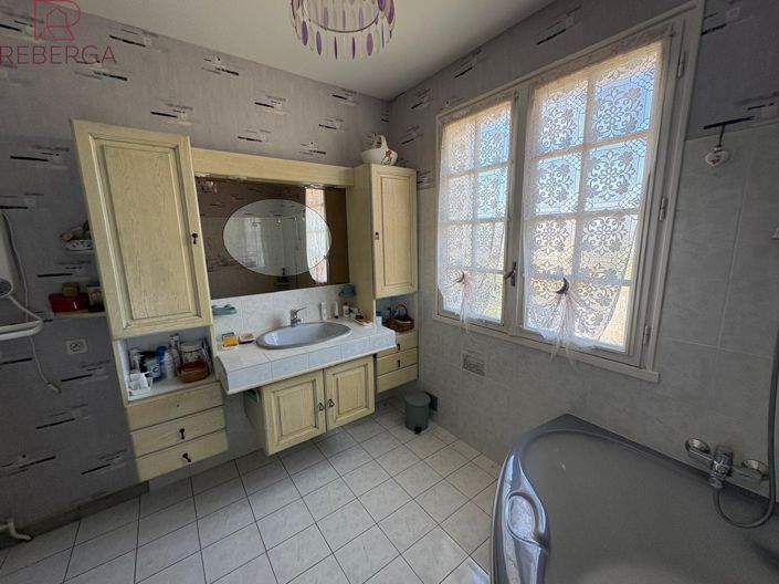 Image No.20-3 Bed House for sale