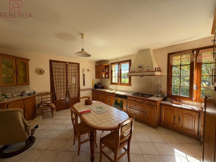 Image No.8-3 Bed House for sale