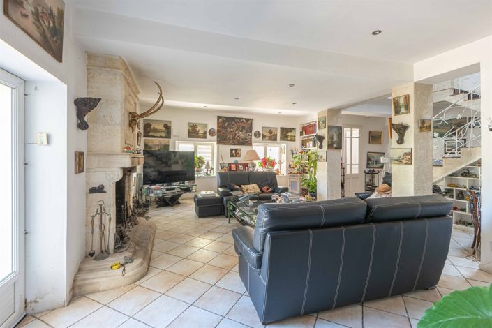 Image No.18-4 Bed House for sale