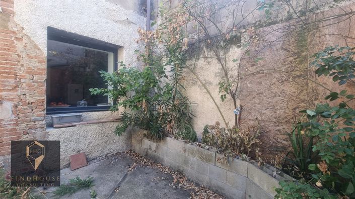 Image No.5-2 Bed House for sale