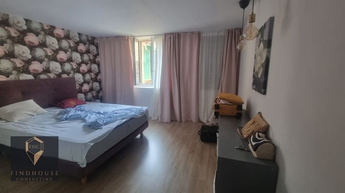 Image No.9-2 Bed House for sale