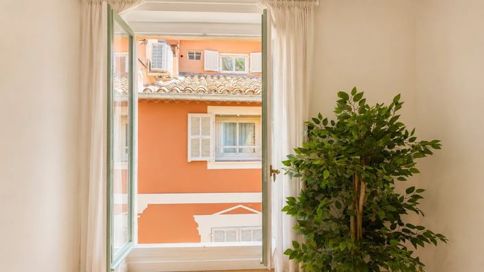 Image No.20-2 Bed Apartment for sale