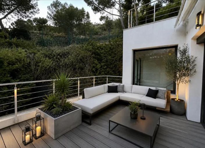 Image No.2-4 Bed House for sale