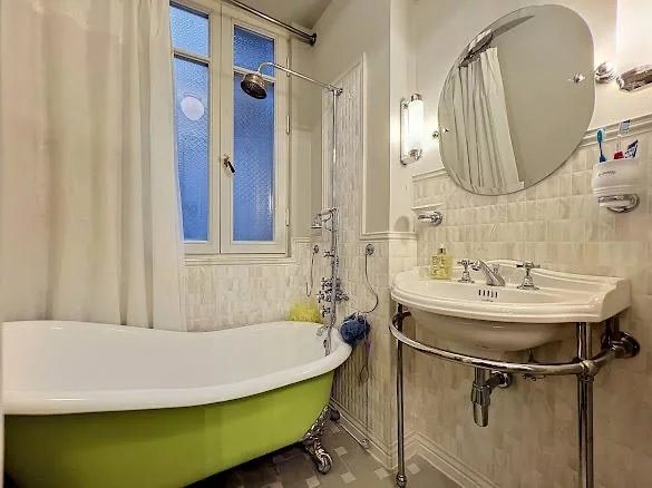 Image No.19-2 Bed Apartment for sale