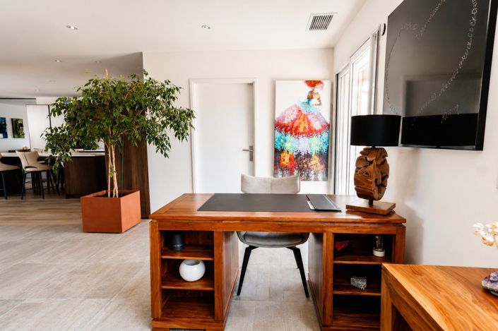 Image No.11-6 Bed House for sale