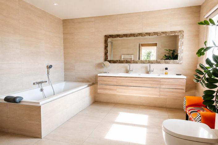 Image No.15-6 Bed House for sale