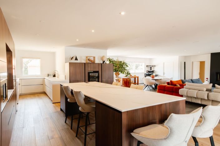 Image No.4-6 Bed House for sale