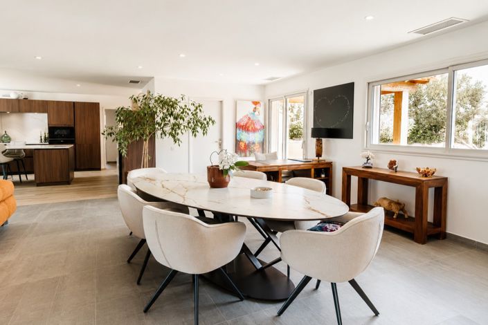 Image No.6-6 Bed House for sale
