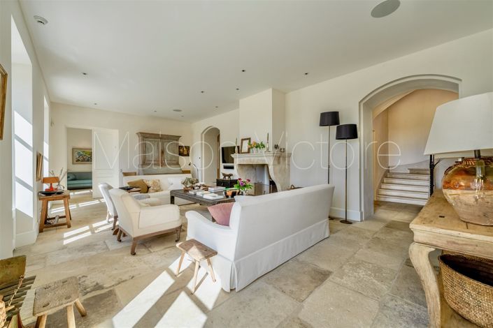 Image No.30-10 Bed House for sale