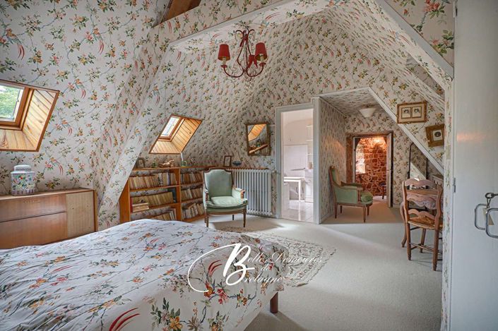 Image No.11-8 Bed House for sale