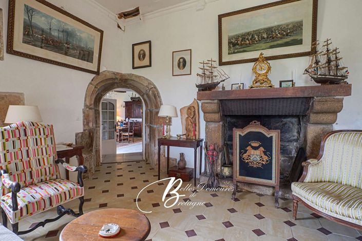 Image No.4-8 Bed House for sale