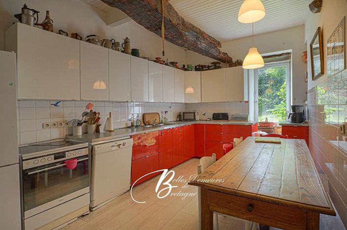 Image No.6-8 Bed House for sale