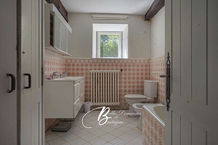 Image No.9-8 Bed House for sale