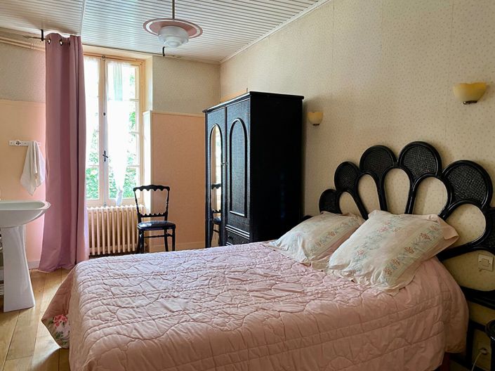 Image No.11-6 Bed House for sale