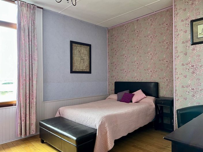 Image No.16-6 Bed House for sale