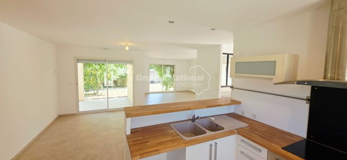 Image No.2-4 Bed House for sale