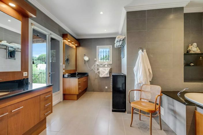 Image No.15-3 Bed House for sale