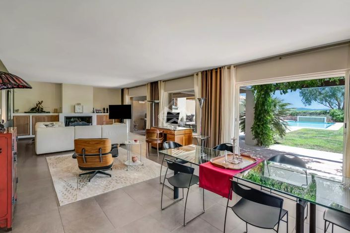 Image No.8-3 Bed House for sale