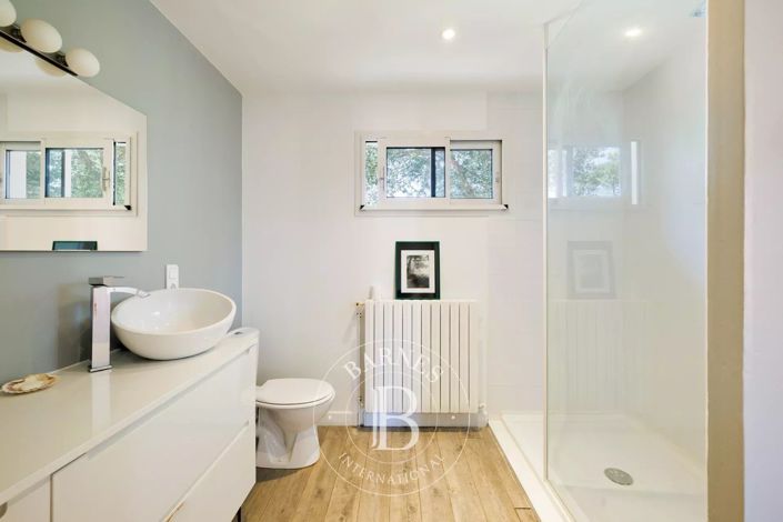 Image No.27-5 Bed House for sale