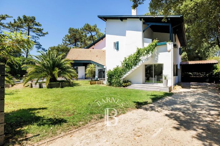 Image No.7-5 Bed House for sale