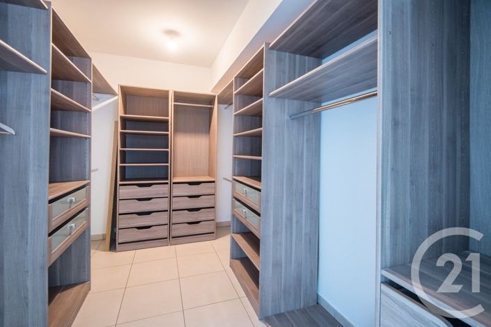 Image No.9-3 Bed Apartment for sale