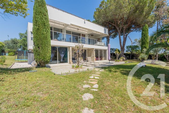 Image No.2-5 Bed House for sale