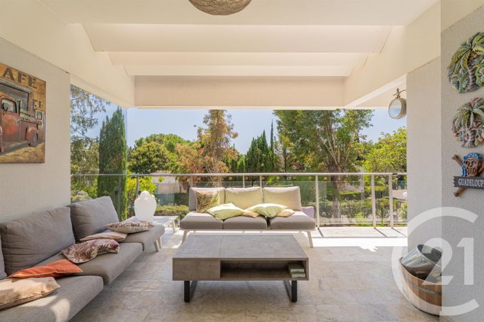 Image No.4-5 Bed House for sale
