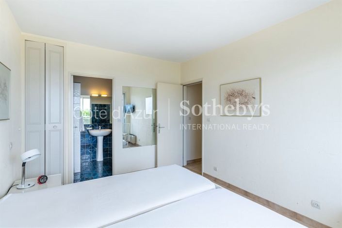 Image No.15-2 Bed Apartment for sale
