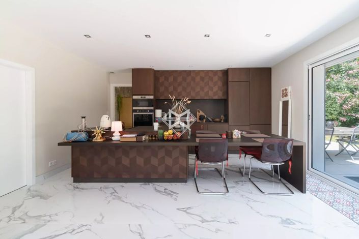 Image No.15-6 Bed House for sale