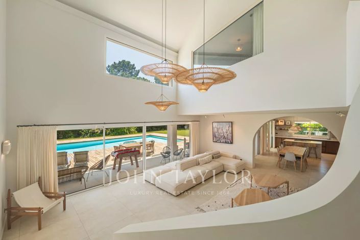 Image No.16-6 Bed House for sale