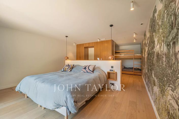 Image No.17-6 Bed House for sale