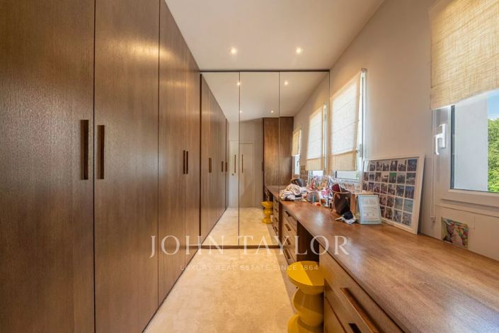 Image No.20-6 Bed House for sale