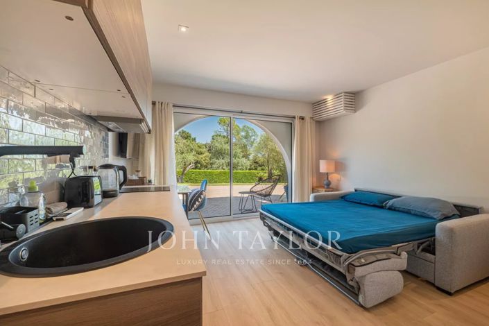 Image No.27-6 Bed House for sale