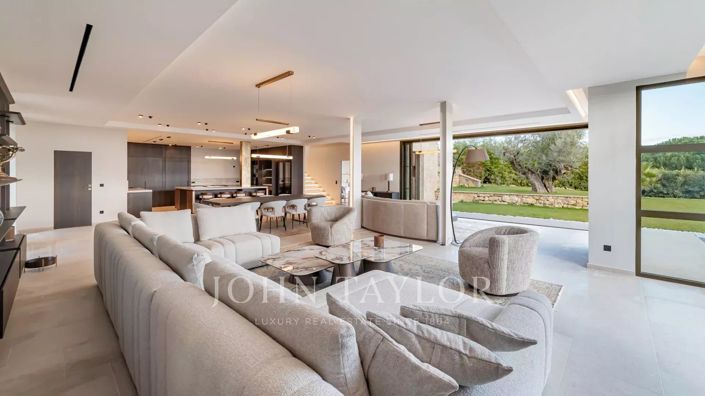 Image No.13-5 Bed House for sale